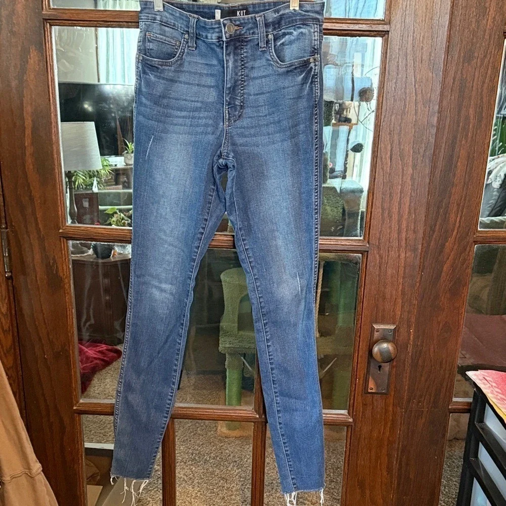 Kut from the Kloth Women 6L High Rise Skinny Jean Medium Wash Distressed Raw Hem